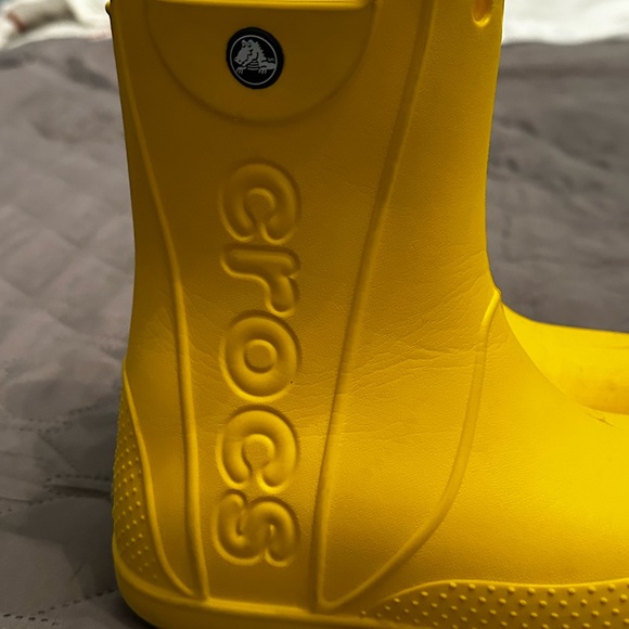Crocs Handle It Yellow Rain Boots - Kids Size C12 - E/VGUC - Picture 2 of 4